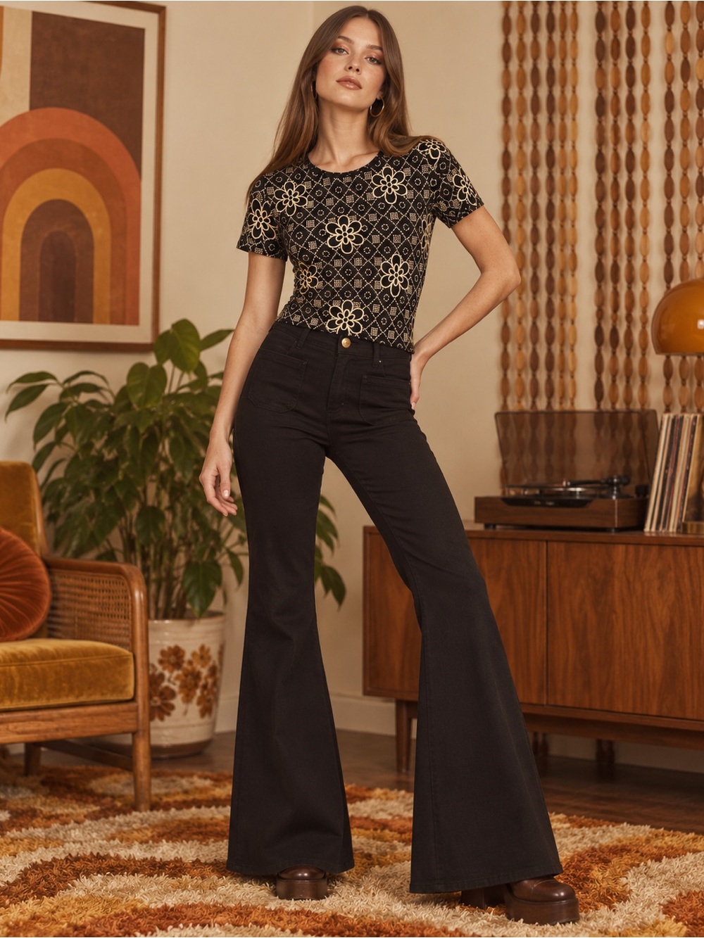 Vintage 1970s Black & Gold Daisy Short Sleeve Top – Size XS